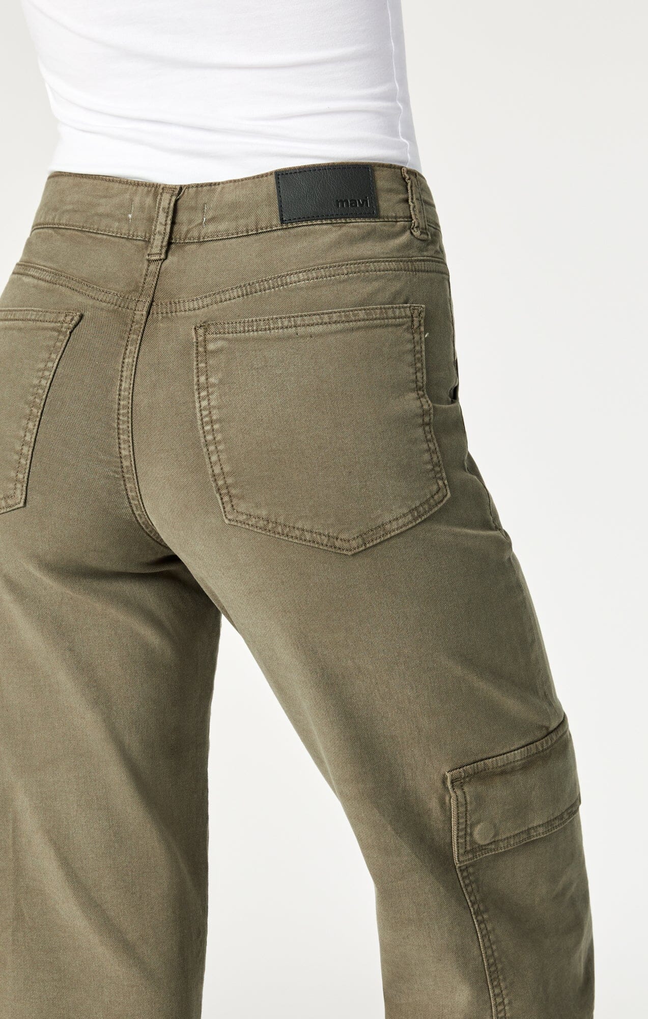 Natural Reflections Sierra Straight-Leg Cargo Pants for Ladies | Bass Pro  Shops